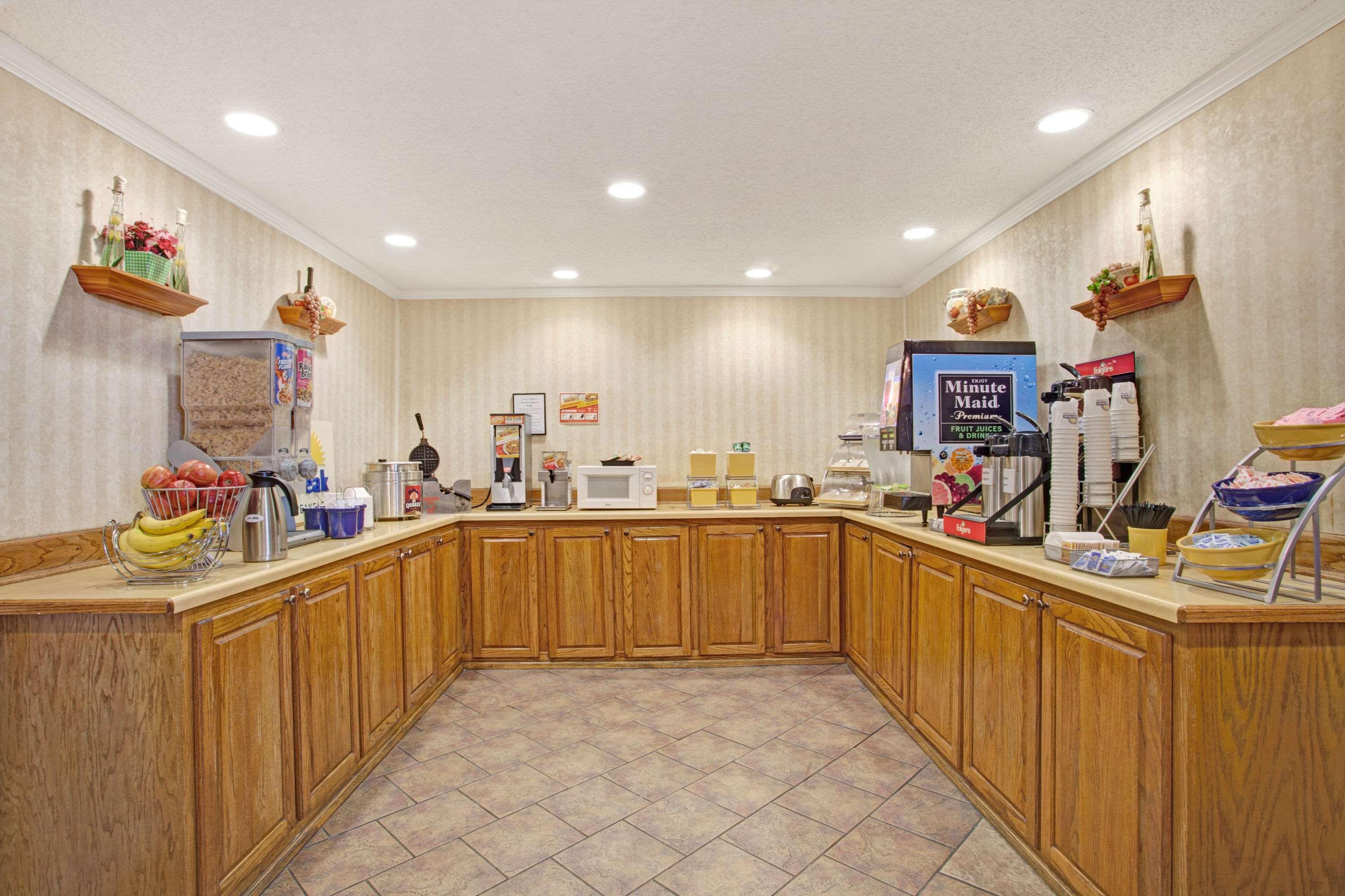 Days Inn & Suites By Wyndham Collierville Germantown Area Zewnętrze zdjęcie